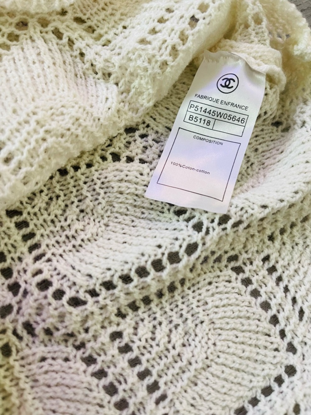 CHANEL Cream Openwork Knit Top with Black CC Appliqué SIZE S - Picture 5 of 7